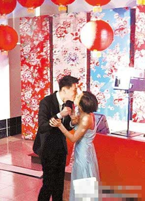 Ella của nhóm S.H.E xinh đẹp trong tiệc đính hôn - 2 Ella của nhóm S.H.E xinh đẹp trong tiệc đính hôn