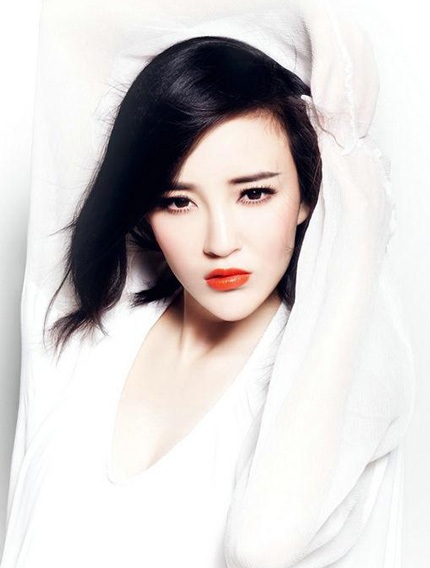 Phạm Băng Băng gợi cảm, Dương Mịch làm cô dâu