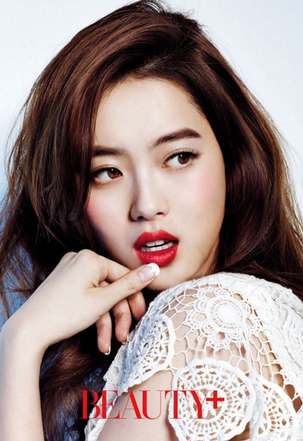 Vẻ đẹp ngọt ngào và cuốn hút mang tên Go Ah Ra