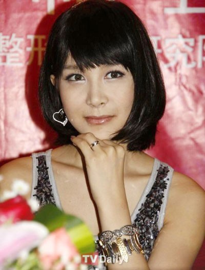 Người đẹp chuyển giới xứ Hàn biến dạng vì phẫu thuật 