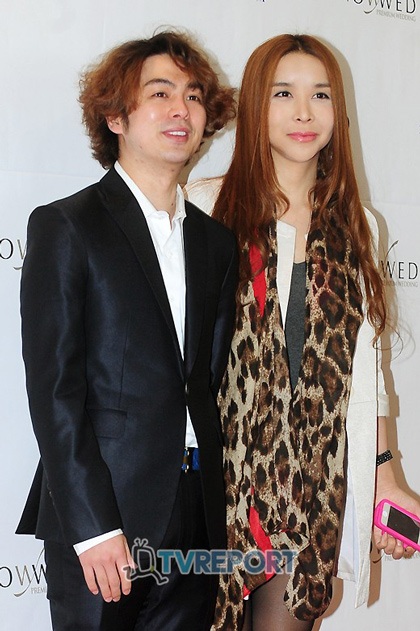 Người đẹp chuyển giới xứ Hàn biến dạng vì phẫu thuật 