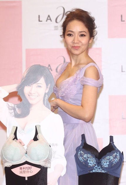 “Chồng tôi khen tôi đẹp mỗi ngày”