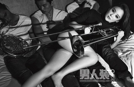 Viên San San gây sốc với ảnh khoe lưng trần, eo thon 