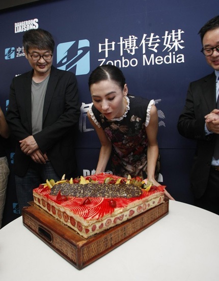 Trương Bá Chi xinh đẹp đón sinh nhật tại Cannes