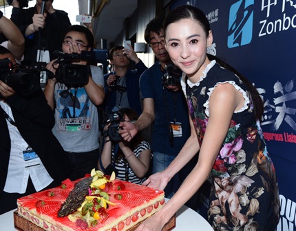 Trương Bá Chi xinh đẹp đón sinh nhật tại Cannes