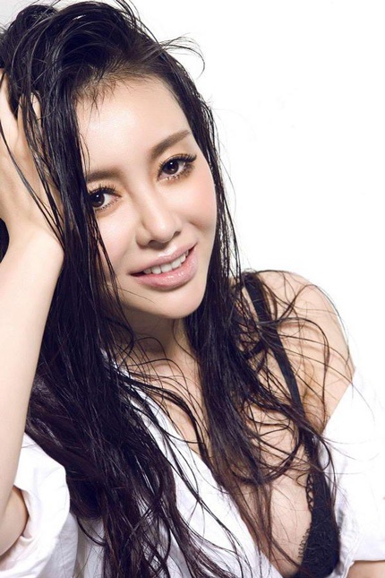 Người đẹp gợi cảm Trung Quốc nhận mình yếu đuối - 3 Người đẹp gợi cảm Trung Quốc nhận mình yếu đuối