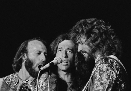Giọng ca nổi tiếng của Bee Gees qua đời ở tuổi 62 - 2 Giọng ca nổi tiếng của Bee Gees qua đời ở tuổi 62