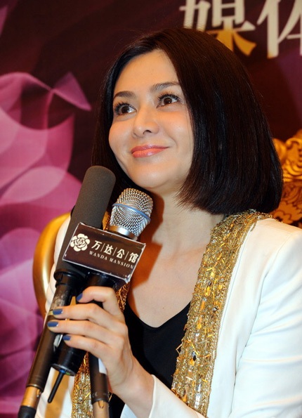 Ngôi sao U50 Quan Chi Lâm: Bông hoa đẹp tài sắc