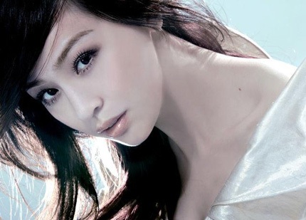 Vương Tâm Lăng nức nở vì bị xem là “người thứ ba”