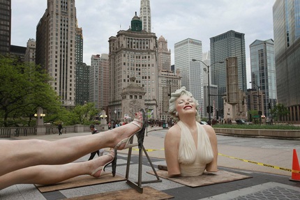 Di chuyển bức tượng khổng lồ về “biểu tượng sex” Marilyn Monroe 