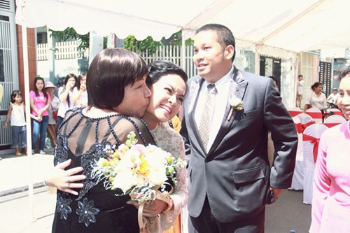 Cô dâu Phạm Quỳnh Anh rạng ngời trong ngày lên xe hoa - 3 Cô dâu Phạm Quỳnh Anh rạng ngời trong ngày lên xe hoa