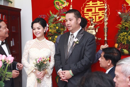 Cô dâu Phạm Quỳnh Anh rạng ngời trong ngày lên xe hoa - 7 Cô dâu Phạm Quỳnh Anh rạng ngời trong ngày lên xe hoa