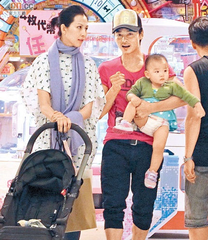 Niềm hạnh phúc của các sao Hoa ngữ trong Ngày của Mẹ