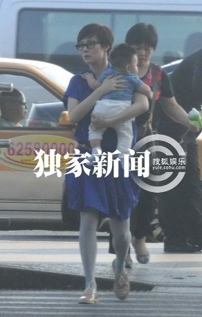 Niềm hạnh phúc của các sao Hoa ngữ trong Ngày của Mẹ