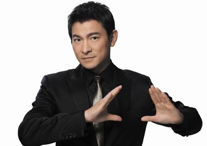 Thiên vương Hồng Kông Lưu Đức Hoa sở hữu vẻ ngoài trẻ trung.