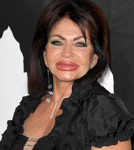 Jackie Stallone xuất hiện tại một buổi họp báo tại