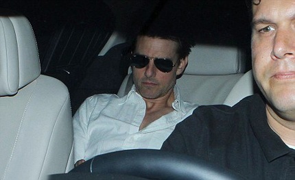 Tom Cruise sút cân thảm hại sau khi ly dị - 4 Tom Cruise sút cân và trở nên lặng lẽ kể từ khi Katie Holmes đệ đơn xin ly dị.