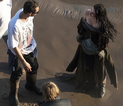 Kristen met director Rupert Sanders on the set of the movie