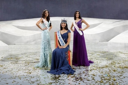 Xem lại phút đăng quang đáng nhớ của tân Hoa hậu Thế giới