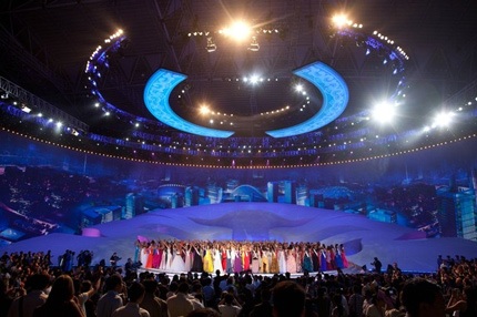 Xem lại phút đăng quang đáng nhớ của tân Hoa hậu Thế giới