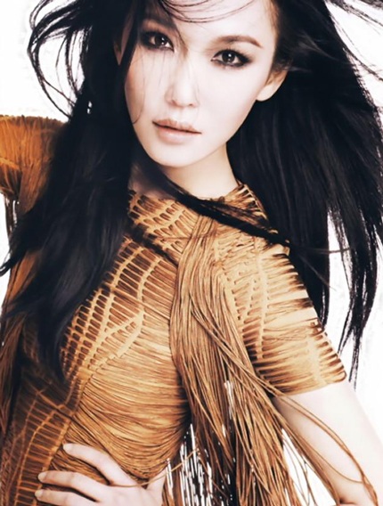 Mỹ nhân ngoài tứ tuần Phạm Văn Phương và Tiêu Tưởng, ai xinh đẹp và trẻ trung hơn?