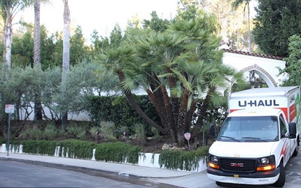 Robert chuyển hết đồ đạc cá nhân khỏi tổ ấm của anh và Kristen Stewart.