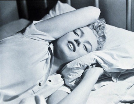 Những câu nói “kinh điển” của Marilyn Monroe - 3 “Tất cả chúng ta đều là ngôi sao và chúng ta xứng đáng tỏa sáng lấp lánh”