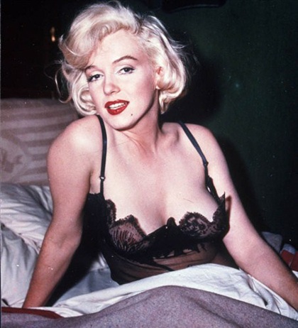 Những câu nói “kinh điển” của Marilyn Monroe - 6 “Điều tuyệt vời nhất với tôi là một giấc ngủa, và ít nhất khi đó tôi có thể nằm mơ”