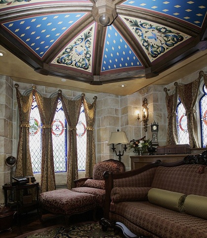 Cung điện được xây dựng theo phong cách kiến trúc thế kỷ 17.