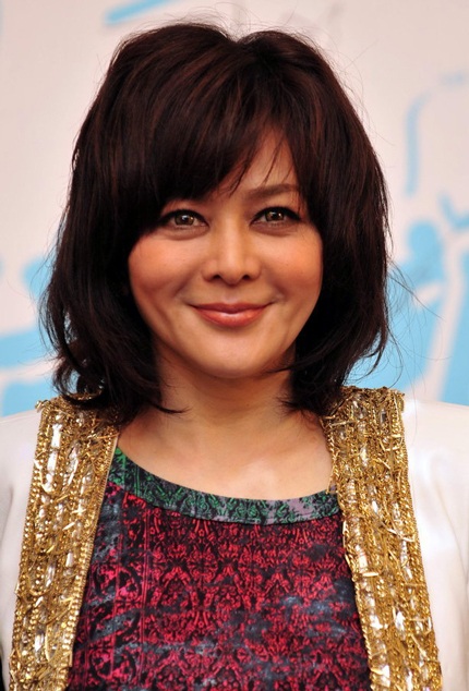 Cận cảnh gương mặt của Quan Chi Lâm ở tuổi 50.