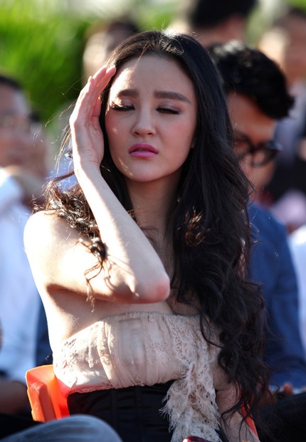 Lưu Vũ Hân sở hữu vòng một khủng ấn tượng.