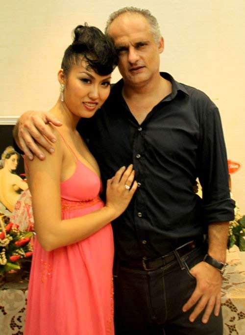 Phi Thanh Vân: Mất chồng là bài học xương máu - 2 Phi Thanh Vân và chồng cũ từng có 9 năm gắn bó.