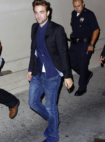 Dường như nữ diễn viên xinh đẹp đã tự làm đau mình.