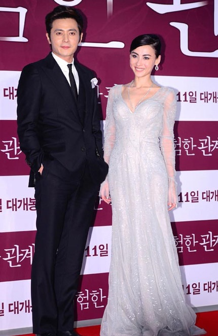 Người đẹp sánh đôi cùng bạn diễn, nam diễn viên Hàn Quốc Jang Dong Gun.