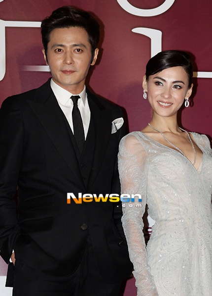 Người đẹp sánh đôi cùng bạn diễn, nam diễn viên Hàn Quốc Jang Dong Gun.