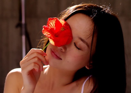 Nữ diễn viên 8X được xem là một trong những mỹ nhân trẻ mãi không già của làng giải trí Hoa ngữ.