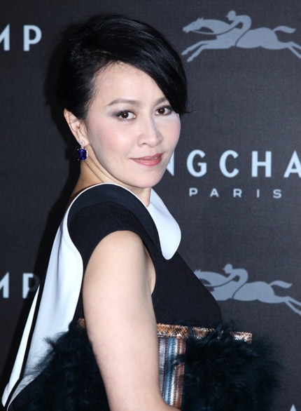 Lưu Gia Linh thanh lịch mà vẫn rất quyến rũ dù đã gần 60 tuổi.