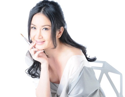 Không thể phủ nhận rằng, Ôn Bích Hà của hiện tại xinh đẹp, rạng ngời và sang trọng hơn.