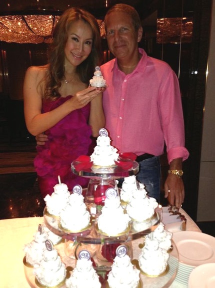 Coco Lee mãn nguyện bên chồng trong tiệc kỷ niệm ngày cưới - 2 Coco Lee và chồng trong tiệc kỷ niệm 1 năm ngày cưới.