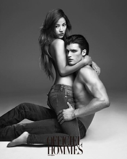 Ở Lee Hyori là sự pha trộn giữa nét gợi cảm và cá tính.