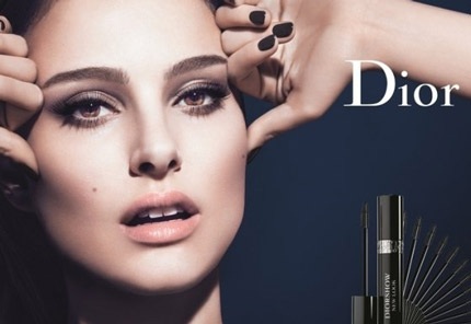 Nói quá sự thật, quảng cáo có Natalie Portman bị gỡ bỏ - 1 Hình ảnh hoàn hảo của nữ diễn viên Natalie Portman trong quảng cáo mascara mới của nhãn hiệu Dior.