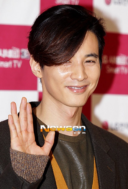 So với thời Trái tim mùa thu hơn chục năm trước, Won Bin của hiện tại chín chắn và già dặn hơn.