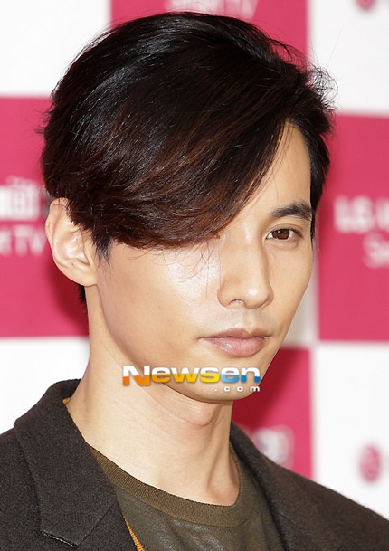 So với thời Trái tim mùa thu hơn chục năm trước, Won Bin của hiện tại chín chắn và già dặn hơn.