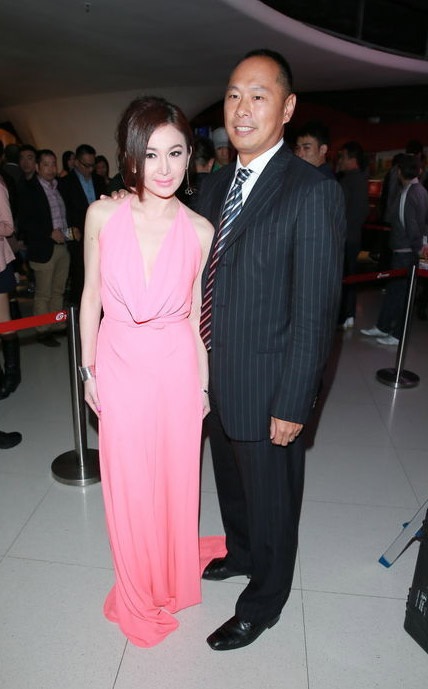 Hình xăm nhỏ trên bả vay của Ôn Bích Hà được khoe khéo với người hâm mộ.