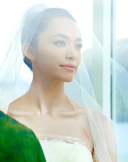 “Biểu tượng thời trang” Diêu Thần bí mật lấy chồng - 2 Cô dâu xinh đẹp Diêu Thần