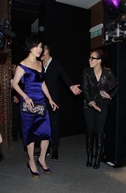 Dáng vóc hoàn hoản của ngôi sao U50 khiến nhiều đàn em phải thèm thuồng ngưỡng mộ.