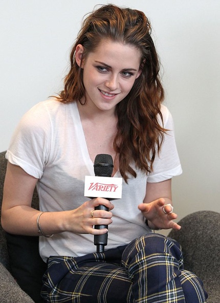 Kristen trông vừa gợi cảm vừa khỏe khoắn với trang phục này.