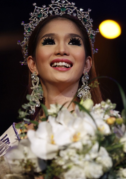 Tân hoa hậu chuyển giới Kevin Balot được khen ngợi nữ tính không kém bất kỳ phụ nữ đích thực nào.