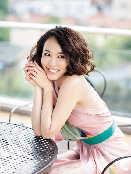 Phạm Văn Phương cho biết, ngoài đóng phim, cô còn viết sách, viết báo, tìm hiểu về thời trang...