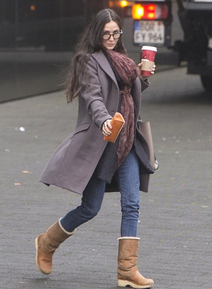 Các con của Demi Moore lại tuyên bố “từ mặt” mẹ ruột - 1 Demi Moore đi chơi ở Đức một mình sau khi các con lại tuyên bố từ mặt cô.